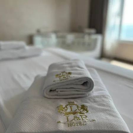 Leon - Front Hotel