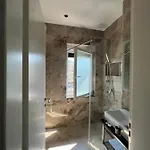 Leon - Front Szálloda 4*