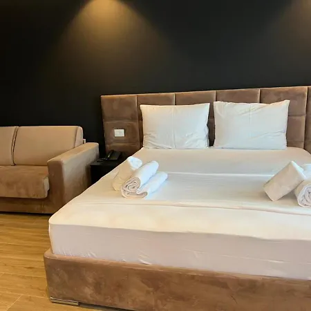 Leon - Front Szálloda 4*