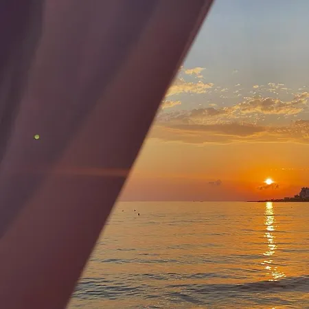 Szálloda Leon - Front