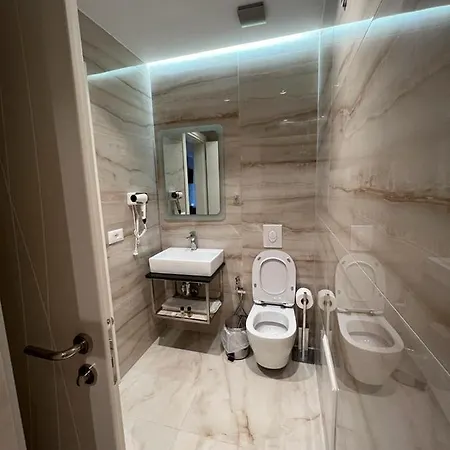 Leon - Front Shëngjin