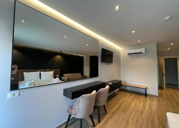 Leon - Front Shëngjin