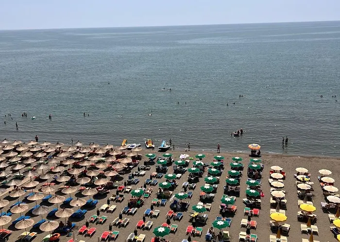 Hotel Leon - Front 4*